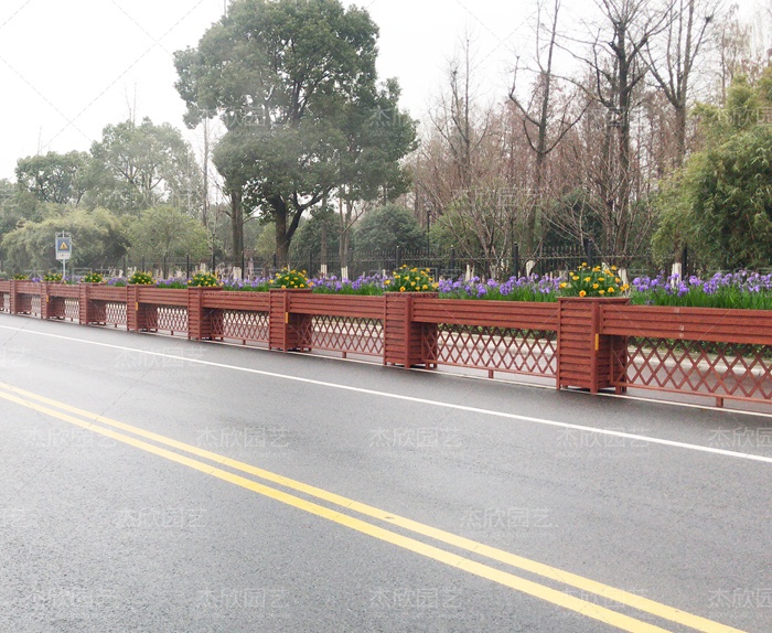 蘇州道路隔離花箱這么做！