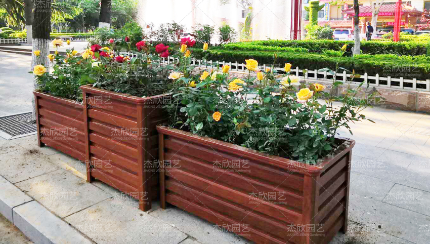 看看PVC花箱好還是鋁合金花箱好？