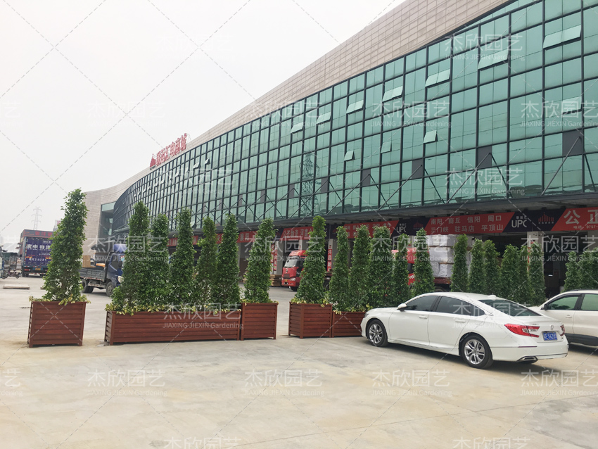 戶外花箱有哪些？和防腐木花箱有何區(qū)別？