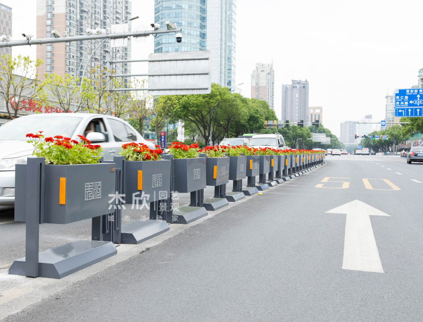 【機(jī)非花箱】未來之城不銹鋼道路花箱護(hù)欄