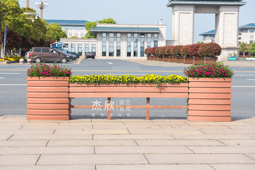 哪些材質(zhì)的花箱更推薦購(gòu)買(mǎi)？